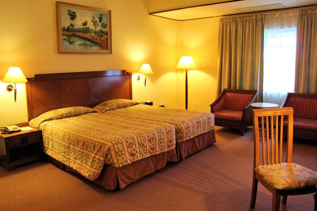 Holiday Villa Hotel City Centre Πνομ Πενχ Εξωτερικό φωτογραφία